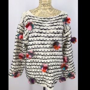 VOGE Boutique Med. Chunky Pom Pom Sweater Blouse